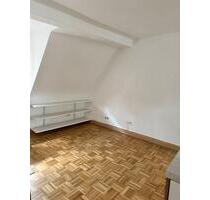 Vermietung: 2-Zimmer-DG Wohnung mitten in der Altstadt Besigheim