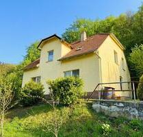 Charmantes Zweifamilienhaus in schöner Lage - Beverungen