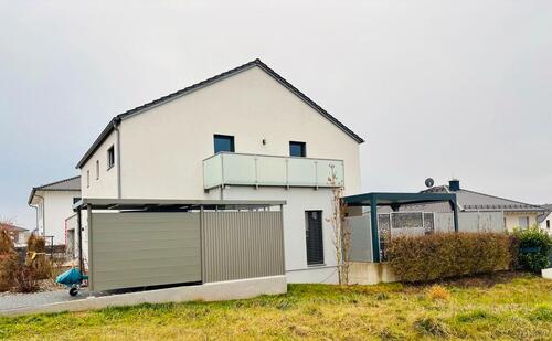 Foto - Freistehendes Einfamilienhaus mit Doppelgarage