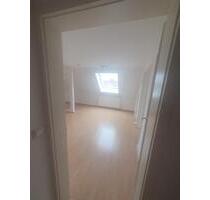 2 Zimmer DG Whg 3.OG - 340,00&nbsp;EUR Kaltmiete, ca.&nbsp; 40,00&nbsp;m&sup2; in Bayreuth (PLZ: 95445) Meyernberg