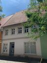 Foto - Geschäftshaus mit großem Carport