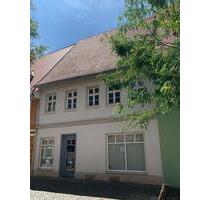 Geschäftshaus mit großem Carport - Bad Windsheim