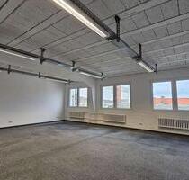 Helle Bürofläche (63 m²) für Teams mit Fenster, Aufzug und Glasfaser – ab April - Berlin Tempelhof-Schöneberg