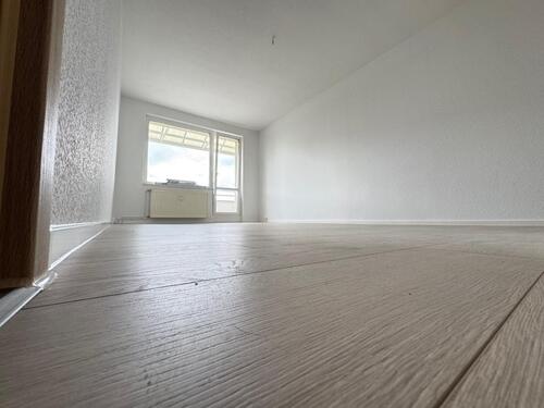 Foto - SCHÖNE 3 RAUM WOHNUNG MIT BALKON IN NEUBRANDENBURG ZU VERMIETEN