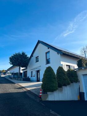 Foto - Freistehendes Einfamilienhaus mit tollem Garten Blick PV Anlagen