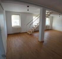 -provisionsfrei- helle 2,5 Zimmer-Maisonette Wohnung in Altstadt - Freiberg