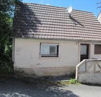 Haus in Ruhiger Lage ca.100m2 Grundf. stak sanierungsbedürftige - Dörzbach