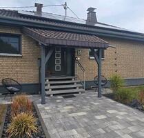 Einfamilien Haus Winkel Bungalow mit viel Grundstück und Pool - Nonnweiler