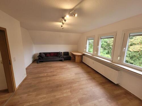 Foto - Helle 2-Zimmer-Dachgeschosswohnung mit EBK & Grünblick