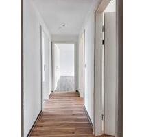 Neue Böden + renoviert - 3-Zimmer DG-Wohnung Krefeld