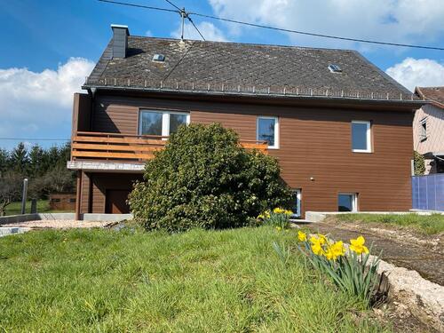 Foto - Renoviertes Einfamilienhaus mit 6 Zimmern in ruhiger Lage