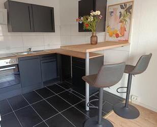 *Aktion: 1000€ Umzugshilfe und keine Kaution!!! Schöne 3 Zi.-Wohnung mit neuer Küchenzeile incl. E-Geräten, Thresen, Barhocker, Südbalkon ! Erstbezug nach Sanierung! - Dessau-Roßlau Brambach