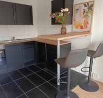 Schöne 3 Zi.-Wohnung mit neuer Küchenzeile incl. E-Geräten, Thresen, Barhocker, Südbalkon ! Erstbezug nach Sanierung! - Dessau-Roßlau Brambach