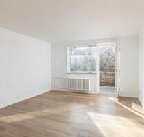 Helle 2-Zimmer-Wohnung mit Südwest-Balkon – kernsaniert - Berlin Neukölln