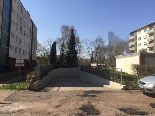 Foto - Tiefgaragenstellplatz Bayernstraße Tor mit Fernbedienung