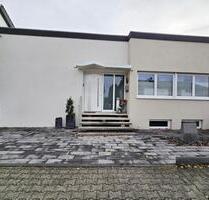 Einfamilienhaus mit wohnlicher Nutzfläche, Gewerbe möglich - Bruchmühlbach-Miesau