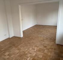 Helle 3-Zimmer Wohnung mit 90 m² in Maintal mit Garten