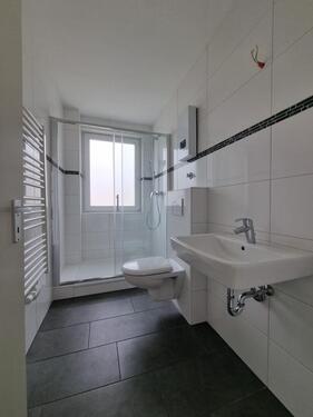 Foto - Ruhig & dennoch zentral! Vollständig renovierte 3-Zimmer-Wohnung mit neuwertigem Badezimmer & Balkon