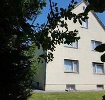 Zweifamilienhaus auf großem sonnigen Grundstück, sofort verfügbar - Mühldorf am Inn