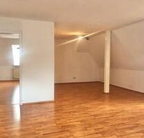 2-Zimmer Dachgeschoss Wohnung im Herzen von Schwandorf