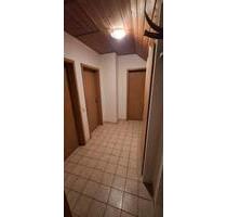 Dachgeschosswohnung mit Balkon - 650,00&nbsp;EUR Kaltmiete, ca.&nbsp; 50,00&nbsp;m&sup2; in Schierling (PLZ: 84069)