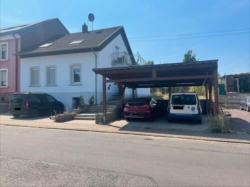Foto - Einfamilienhaus einseitig angebaut