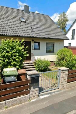 Foto - Provisionsfrei! Einfamilienhaus mit Einliegerwohnung und Garage