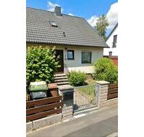 Provisionsfrei! Einfamilienhaus mit Einliegerwohnung und Garage - Veitsbronn