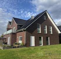 Moderne 2-Zimmer-Oberwohnung mit Balkon in Moormerland-Warsingsfehn!