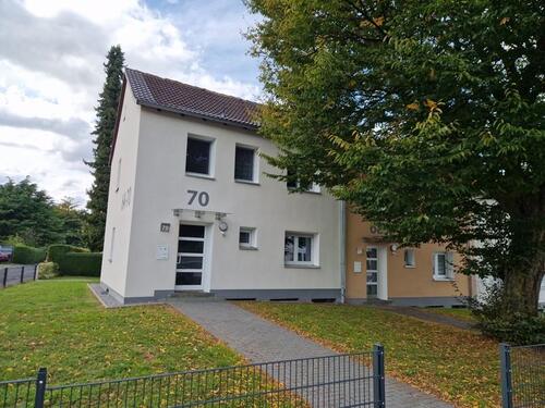 Foto - Das Glück hat ein Zuhause: barrierearme 2-Raum-Wohnung in gepflegtem Zweifamilienhaus