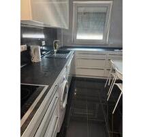 Gepflegte 3-Zimmer-Wohnung mit Einbauküche und Balkon - Frankfurt am Main Schwanheim