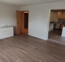 Helle 2,5-Zimmer-Einliegerwohnung mit Terrasse in Burghausen - Wasserlosen