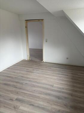 Foto - Helle DG-Wohnung, 39 m² – ideal für Singles in DU Meiderich