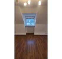 zum vermieten dachwonung - 650,00&nbsp;EUR Kaltmiete, ca.&nbsp; 58,00&nbsp;m&sup2; in Singen (Hohentwiel) (PLZ: 78224)