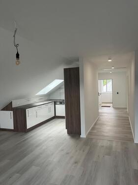 Foto - Renovierte 3-Zimmer-Dachgeschosswohnung mit Einbauküche