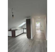 Renovierte 3-Zimmer-Dachgeschosswohnung mit Einbauküche - Zierenberg