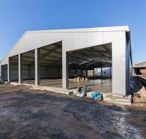 Neubauhalle mit separaten Lagerabteilen - Dörphof