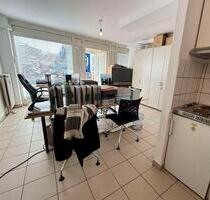 kleines Büro, gepflegt 1-Zimmer Büro mit Einbauküche - Frankfurt am Main Nied