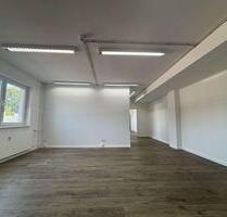 Gut geschnittene Gewerbefläche im Erdgeschoss in Berlin-WestendSpandau - ca.127m² mit Einbauküche