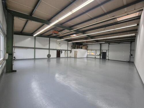 Foto - Produktionsfläche, Gewerbehalle, Halle zu vermieten