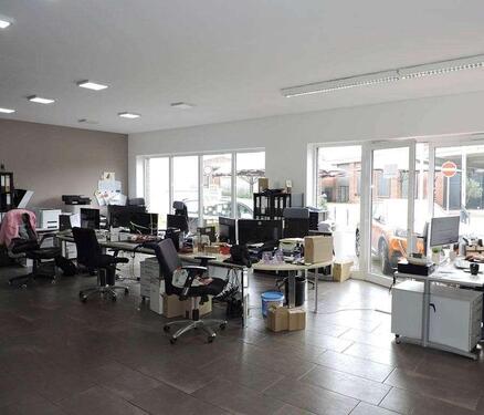 Foto - Frechen: Zentral mit perfekter Lage - Büro mit Lager ca. 164m² Parterre mit Stellplätzen