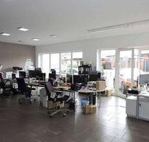 Frechen: Zentral mit perfekter Lage - Büro mit Lager ca. 164m² Parterre mit Stellplätzen