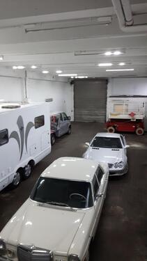 Foto - Stellplatz in Halle für Wohnwagen Wohnmobil, Anhänger, Boot o.ä.