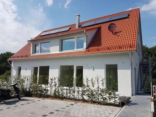 Foto - Moderne 3-Zimmer-Wohnung mit Terrasse, Balkon und Blick in die freie Natur