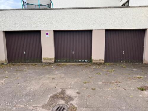 Foto - Garage in Neuwarmbüchen - 140,00&nbsp;EUR Miete,