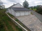 Foto - Renoviertes Einfamilienhaus mit Keller und Dreifachgarage