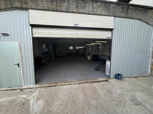 Foto - Halle + Freifläche Mißburg 170 m² Halle + 180 m² Außenfläche)