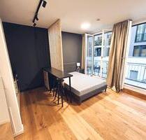 Stilvolle, voll möblierte Studio-Wohnung mit großer Loggia - Berlin Lichtenberg