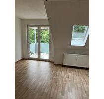WBS erforderlich - Schöne 2-Zimmer Dachgeschosswohnung mit Balkon zu vermieten - Stadtallendorf