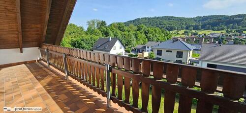 Foto - Wohnen mit Ausblick - Dachgeschosswohnung mit großem Balkon in Lengenfeld unterm Stein